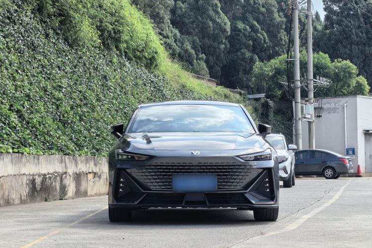 Used Changan UNI-V 2022 1.5T Prestige Version
