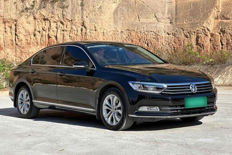 Used Volkswagen Magotan 2017 330TSI DSG Luxury Model
