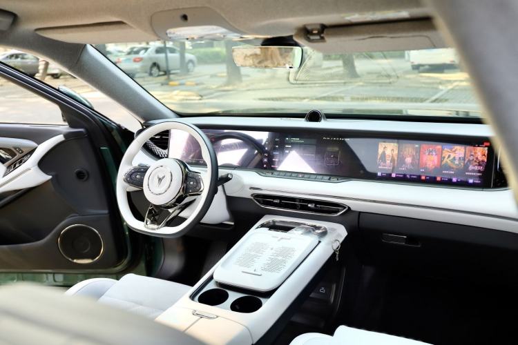 Used VOYAH FREE 2025 318 318 km Rear-Drive Touring Edition
