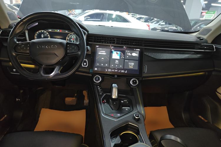 Used Lynk & Co 05 2020 2.0TD Two-Wheel Drive Shine Halo