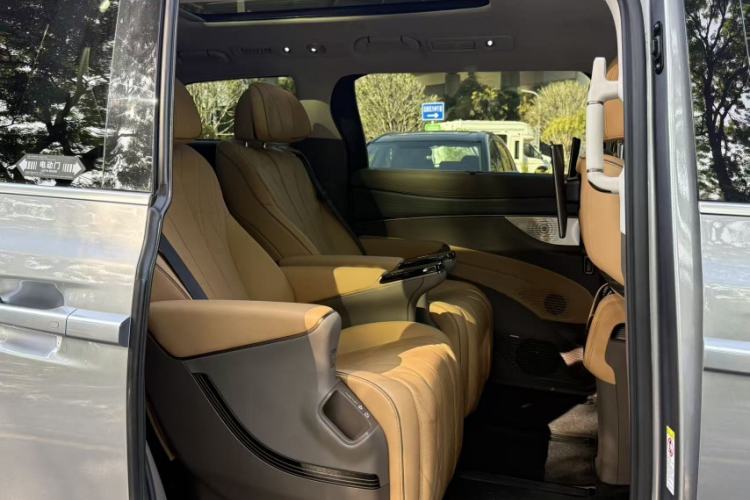 Used Denza D9 2022 DM-i 970 Four-Wheel Drive Flagship Model
