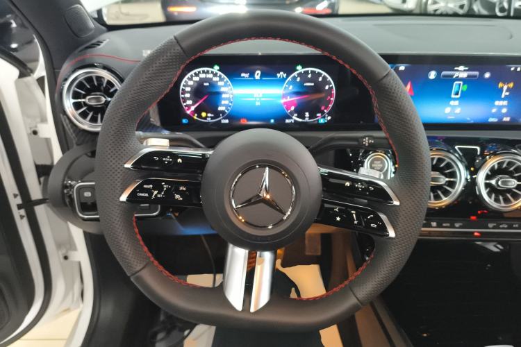 Used Mercedes-Benz A-Class 2025 A 200 L Fashion Model
