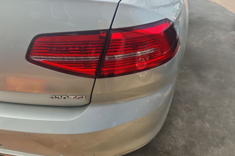 Used Volkswagen Magotan 2018 330TSI DSG Advanced Model
