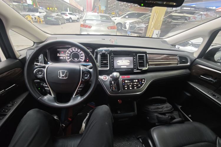Used Honda Elysion 2016 2.4L Supreme Edition
