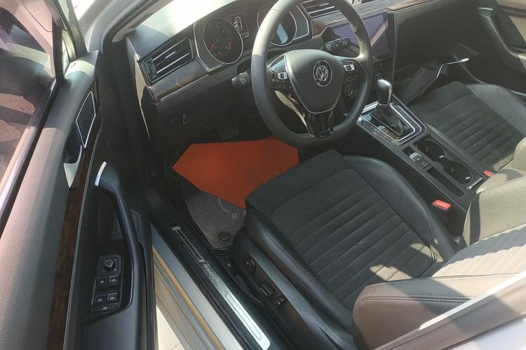 Used Volkswagen Magotan 2018 330TSI DSG Luxury Model