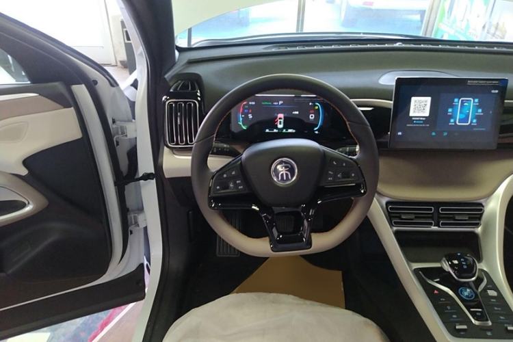 Used BYD Song Pro New Energy 2024 HONOR Edition DM-i 71KM Navigation Model
