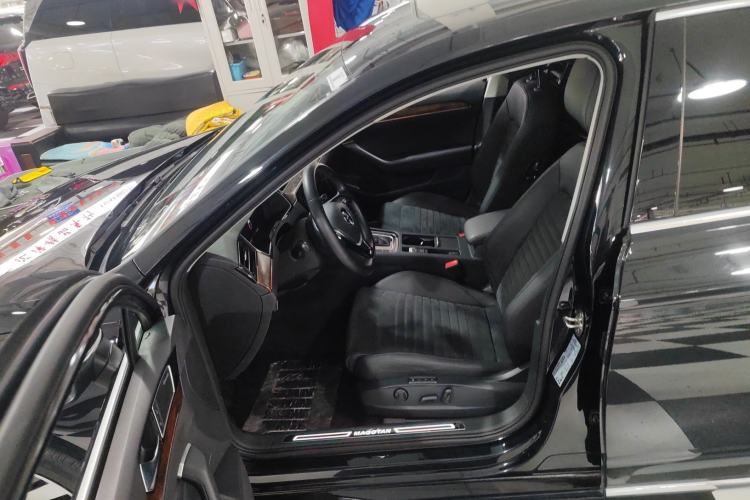 Used Volkswagen Magotan 2018 330TSI DSG Luxury Model
