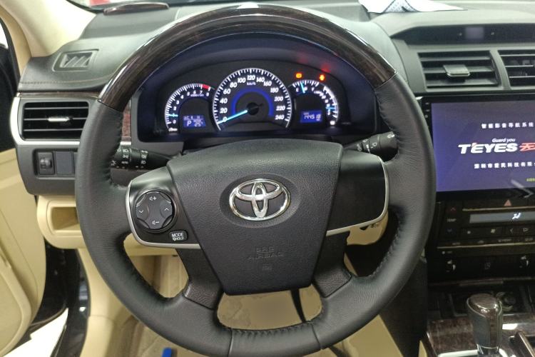 Used Toyota Camry 2016 2.0G 10th Anniversary Leading Edition
