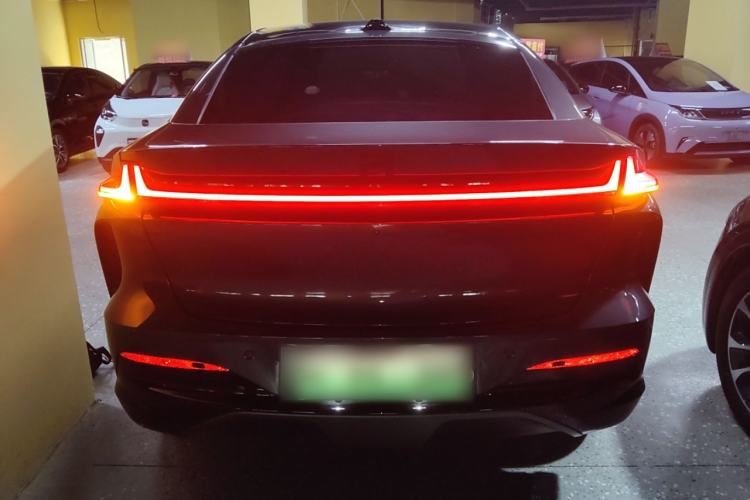 Used  R7 2023 Rear-Drive Screen King Edition
