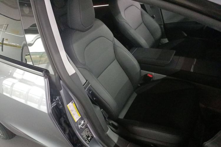 Used Tesla Model 3 2025 Rear-Wheel-Drive Version
