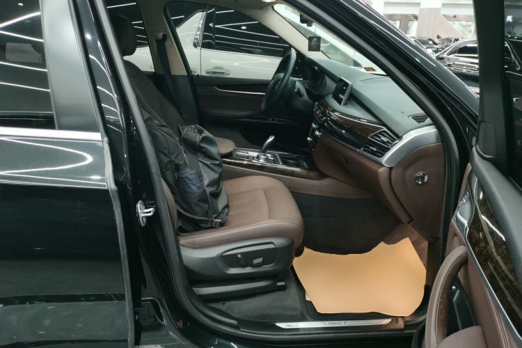 Used BMW X5 2015 xDrive28i
