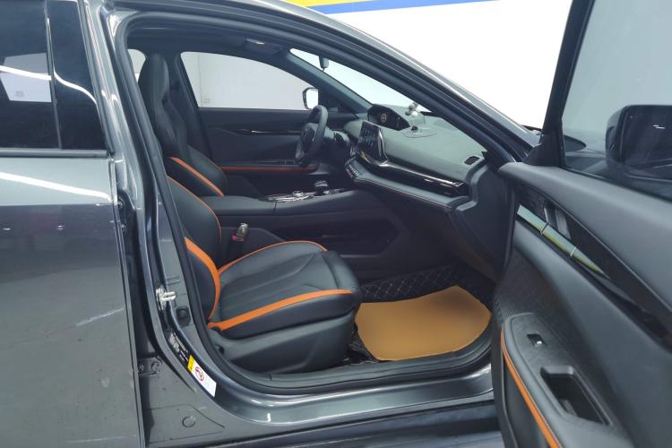 Used Changan UNI-V 2023 1.5T Premium Model
