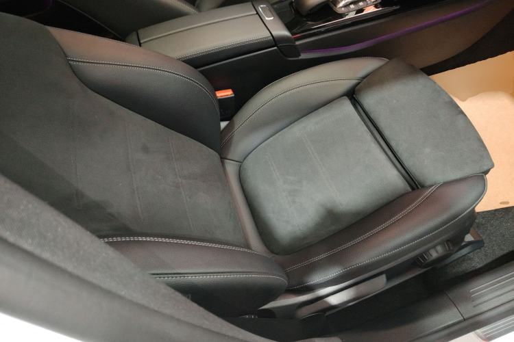 Used Mercedes-Benz A-Class 2022 Second Facelift A 200 L Sport Sedan Fashion Version
