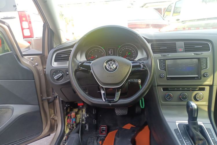 Used Volkswagen Golf 2016 1.6L Automatic Comfort Model
