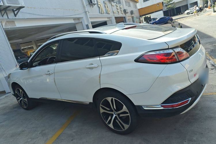 Used Venucia T90 2017 2.0L CVT Leading Edition
