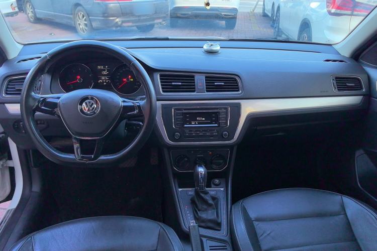 Used Volkswagen Gran Lavida 2015 1.6L Automatic Comfort Edition
