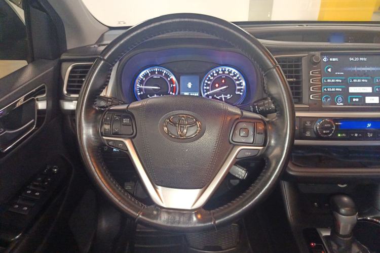 Used Toyota Highlander 2015 2.0T Two-Wheel Drive Luxury Edition 7 Seats