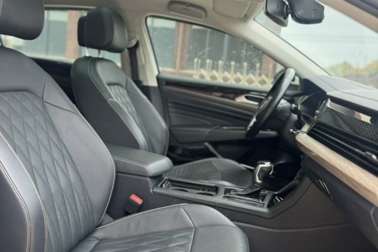 Used Volkswagen Passat 2019 330TSI Luxury Edition China VI Standard