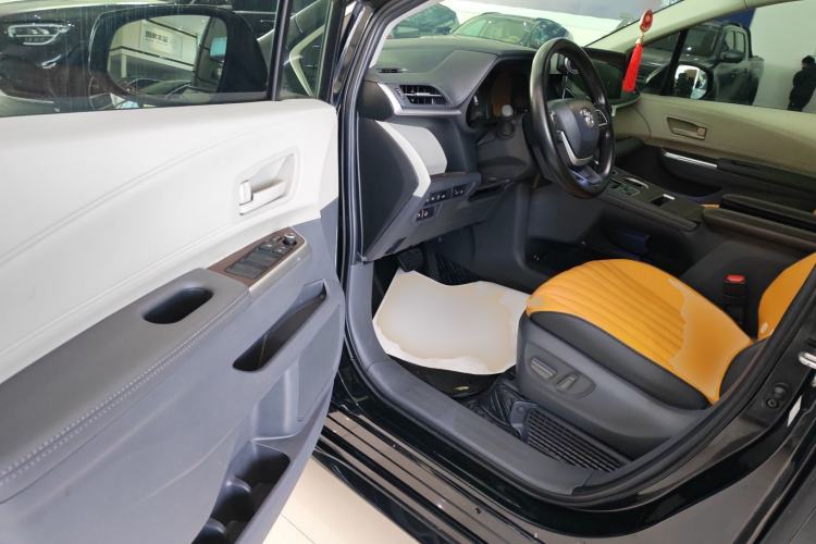 Used Toyota Sienna 2021 2.5L Hybrid Comfort Edition
