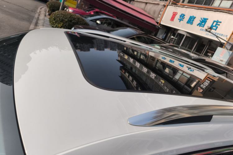 Used Volkswagen Tiguan L 2023 330TSI Automatic Two-Wheel Drive R-Line Enjoyment Edition
