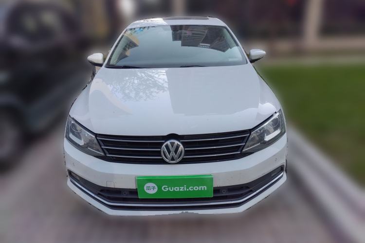 Used Volkswagen Sagitar 2017 230TSI Automatic Luxury Edition
