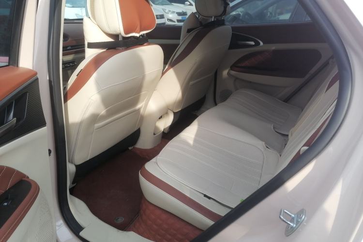 Used ORA Good Cat 2023 401 km Standard Range Luxury Version Lithium Iron Phosphate