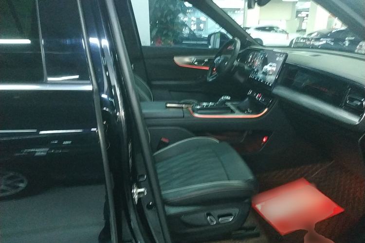 Used GAC Trumpchi GS8 2022 Linghang Series 2.0 TGDI Two-Wheel-Drive Luxury Smart Connectivity Version (7 Seats)
