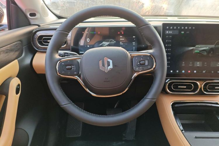 Used Leapmotor C11 2024 Range-Extended 300 Luxury Edition
