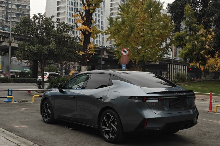 Used Lynk & Co 07 2024 EM-P 126 Long-Range Ultra
