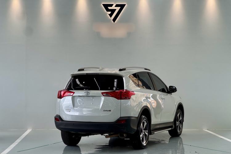 Used Toyota RAV4 2015 2.0L CVT Two-Wheel Drive Fashion Edition
