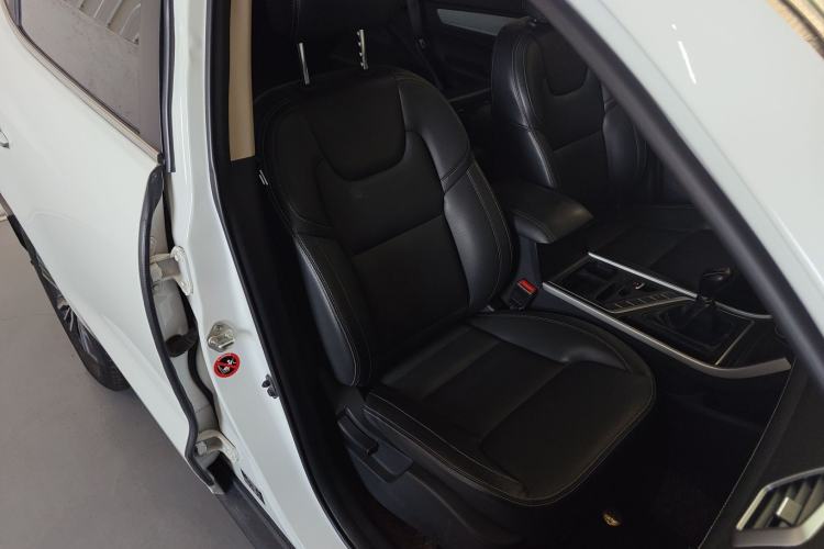 Used Geely Auto Vision X6 2018 1.8L Manual 4G Connect Luxury Edition
