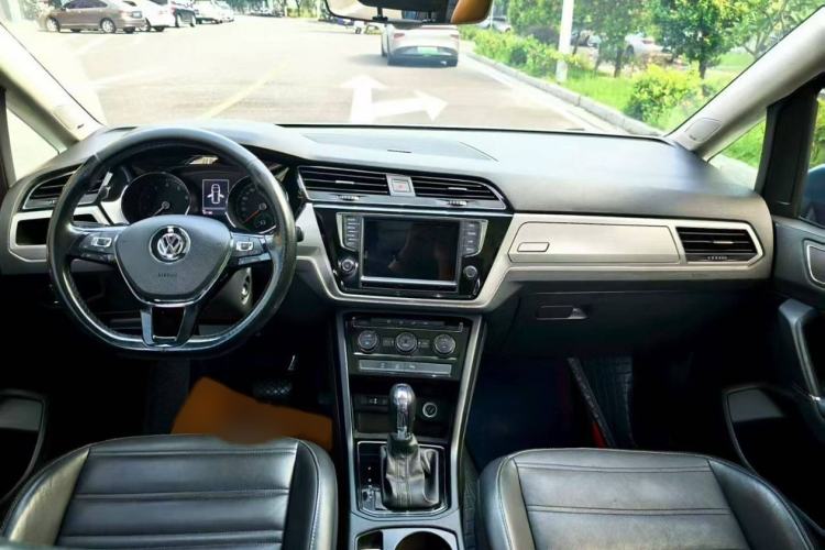 Used Volkswagen Touran 2016 Volkswagen Touran L 280TSI DSG Comfort Edition
