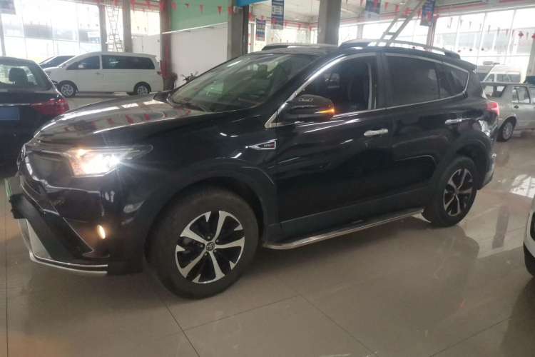 Used Toyota RAV4 2016 2.0L CVT Two-Wheel Drive Fashion Edition China V Standard
