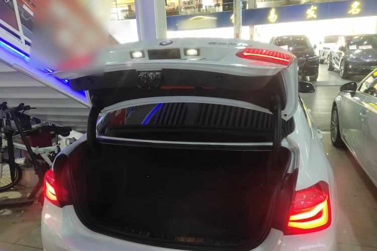 Used BMW 3 Series 2016 320Li Ambition Model
