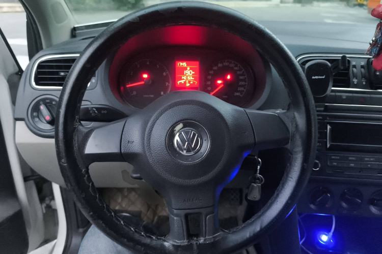 Used Volkswagen Polo 2013 1.6L Manual Comfort Edition
