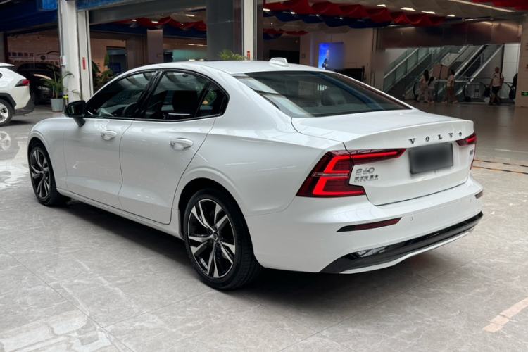 Used Volvo S60 2025 B5 Zhiya Sport Edition
