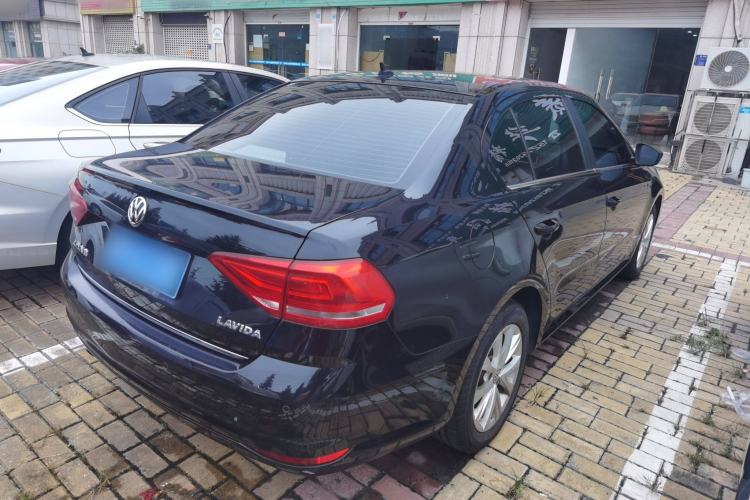 Used Volkswagen Lavida 2017 1.6L Automatic Comfort Edition
