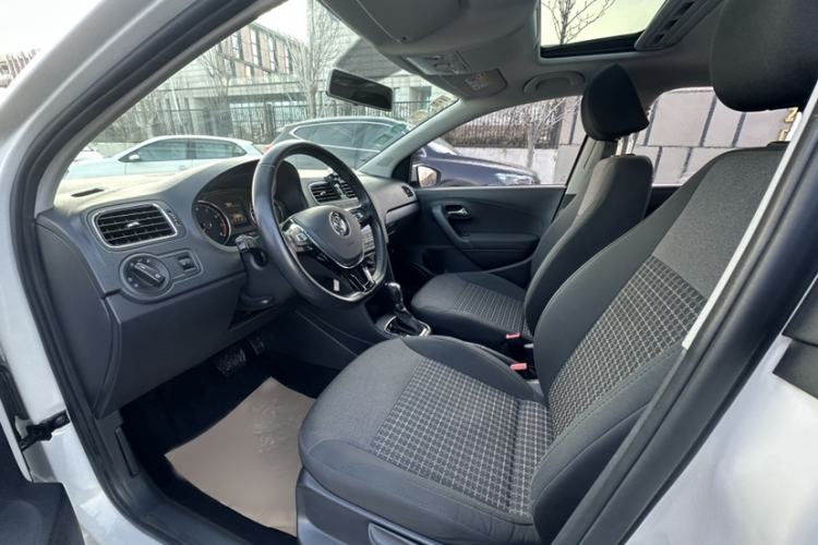 Used Volkswagen Polo 2016 1.6L Automatic Comfort Model
