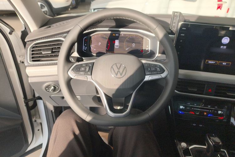 Used Volkswagen Tayron 2024 300TSI Two-Wheel-Drive Luxury Plus Advanced Version