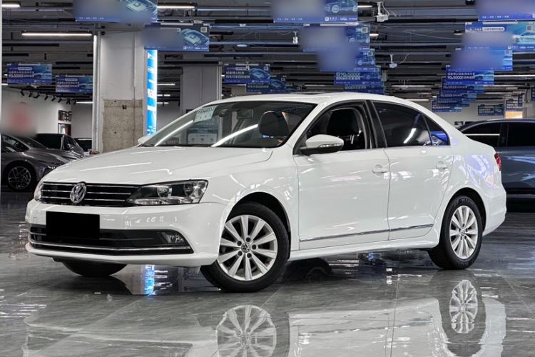 Used Volkswagen Sagitar 2015 1.6L Automatic Comfort Model
