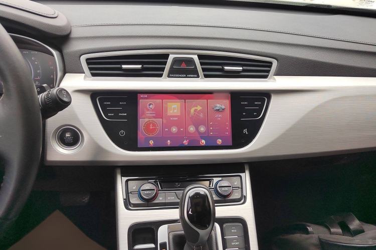 Used Geely Auto Emgrand X7 Sport 2018 1.8TD Automatic Two-Wheel Drive Smart 4G Connected Version
