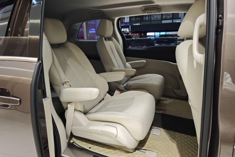 Used Buick GL8 2021 Land Cruiser Executive Class 652T Comfort Model