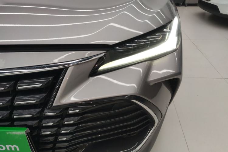 Used Toyota Avalon 2022 Dual-Engine 2.5L XLE Premium Edition