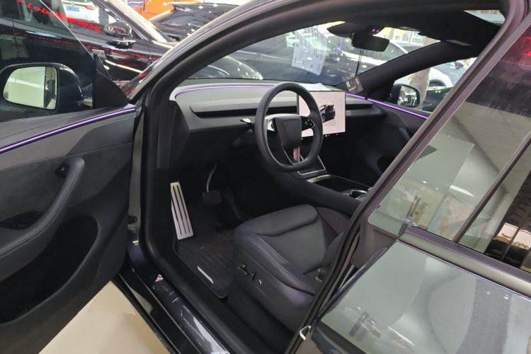 Used Tesla Model Y L 2025 Model Long-Range All-Wheel-Drive Version