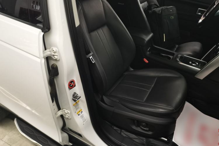 Used Land Rover Discovery Sport 2018 240 PS SE Version
