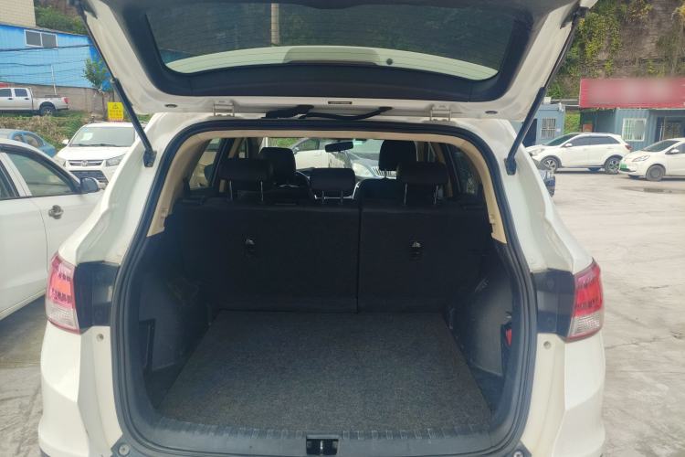 Used Dongfeng Aeolus AX7 2015 2.0L Automatic Zhiyi Trim