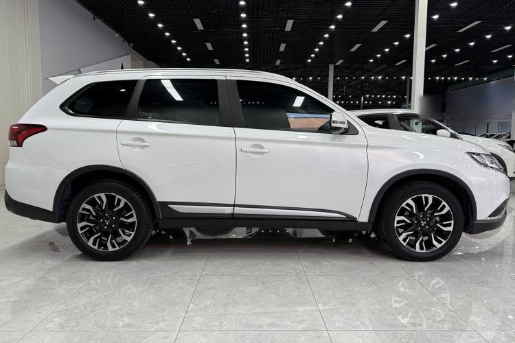 Used Mitsubishi Outlander 2020 2.0L Two-Wheel Drive Enjoyment Version 5 Seats