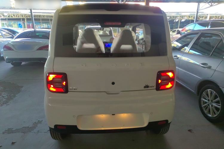 Used  Panda 2025 210 km – Yuanqi Bear
