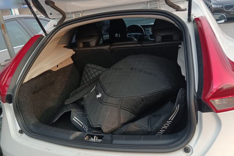 Used Volvo V40 2015 1.6T Zhiya Edition