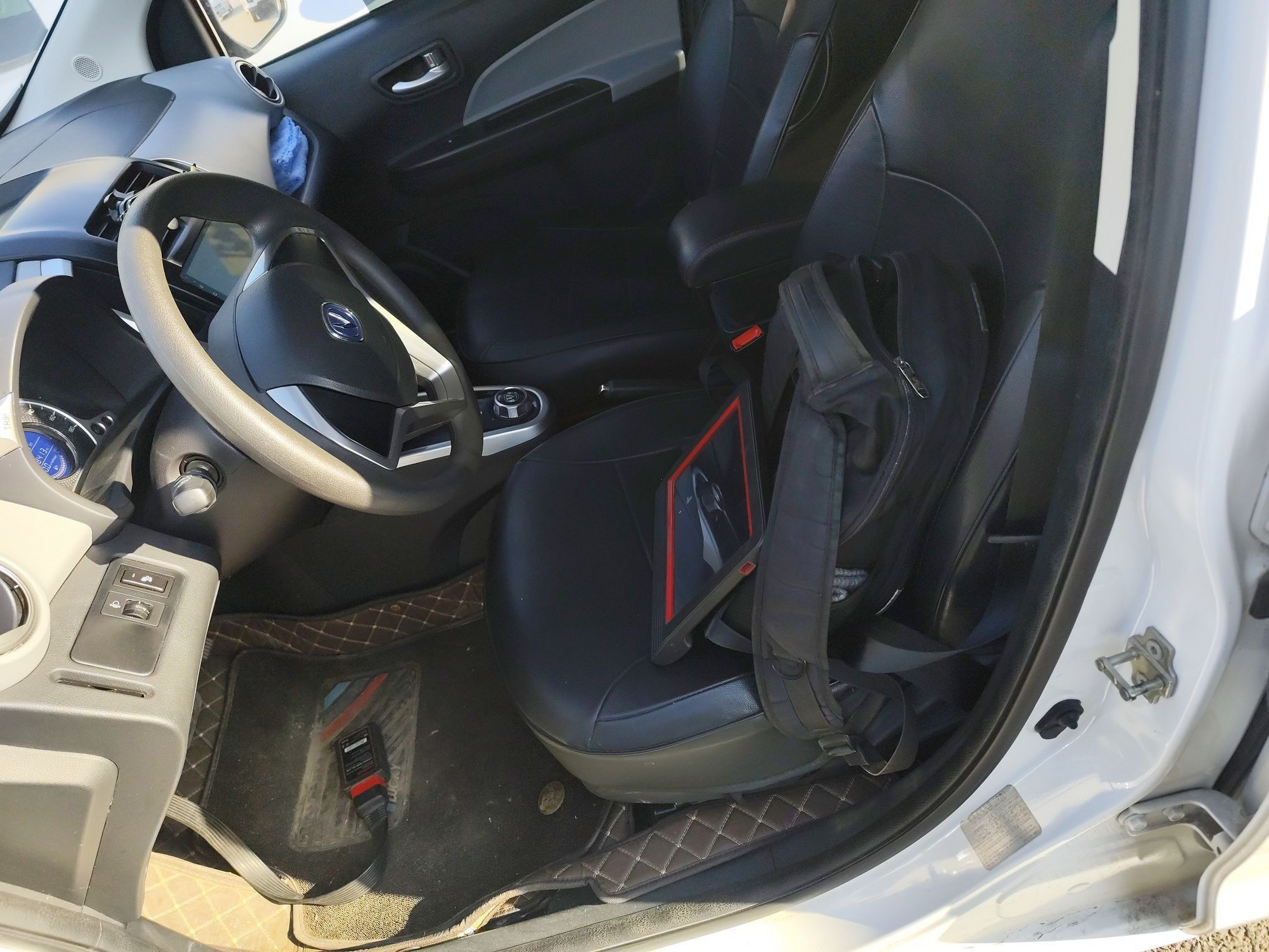 Переднее сиденье в автомобиле